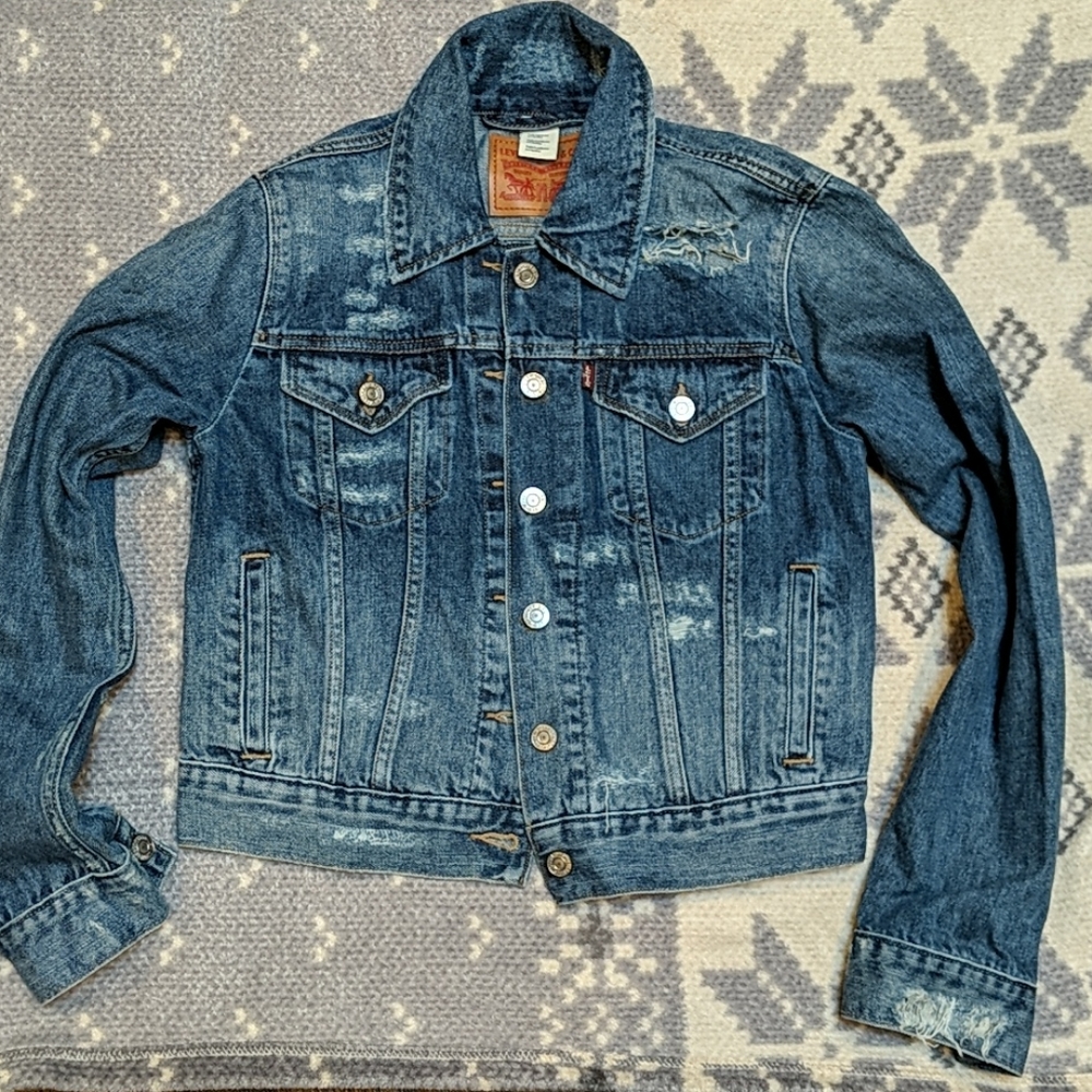 Levi distressed denim jacket